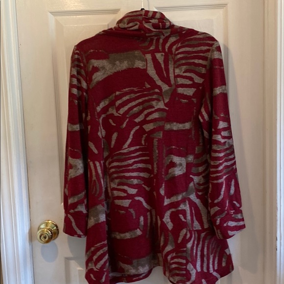 Damee, Inc women’s small high loose neck print tunic top - Picture 4 of 5